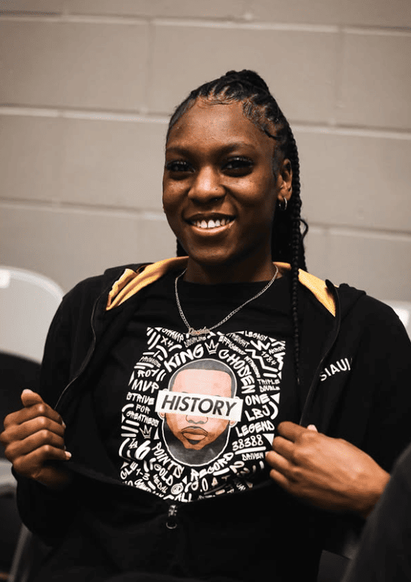 Personne portant le t-shirt DearBBall History king record