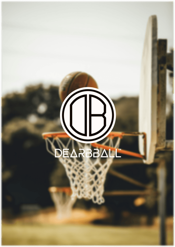 Logo DearBBall par dessus une photo d'un panier de basket