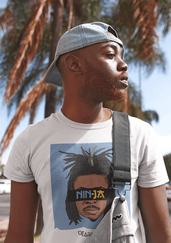 Personne portant un t-shirt DearBBall